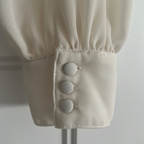 Dynamite Twist Front Crop Top - Picture 7 of 9